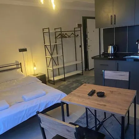 Street Suites Apartment