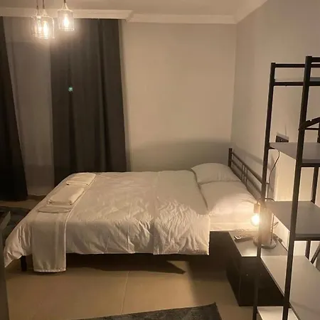 Street Suites Apartment